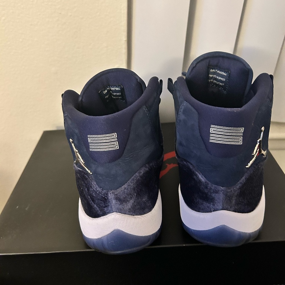 Jordan 11 - Picture 4 of 5